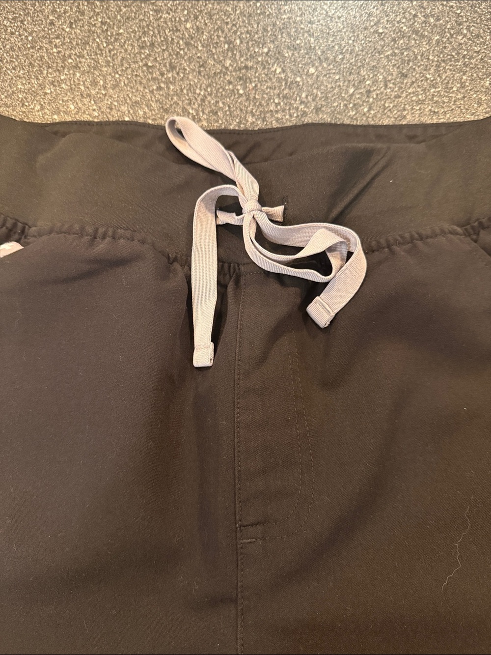 Figs Women’s Black Jogger-Style Scrub Set - size small - Picture 8 of 11